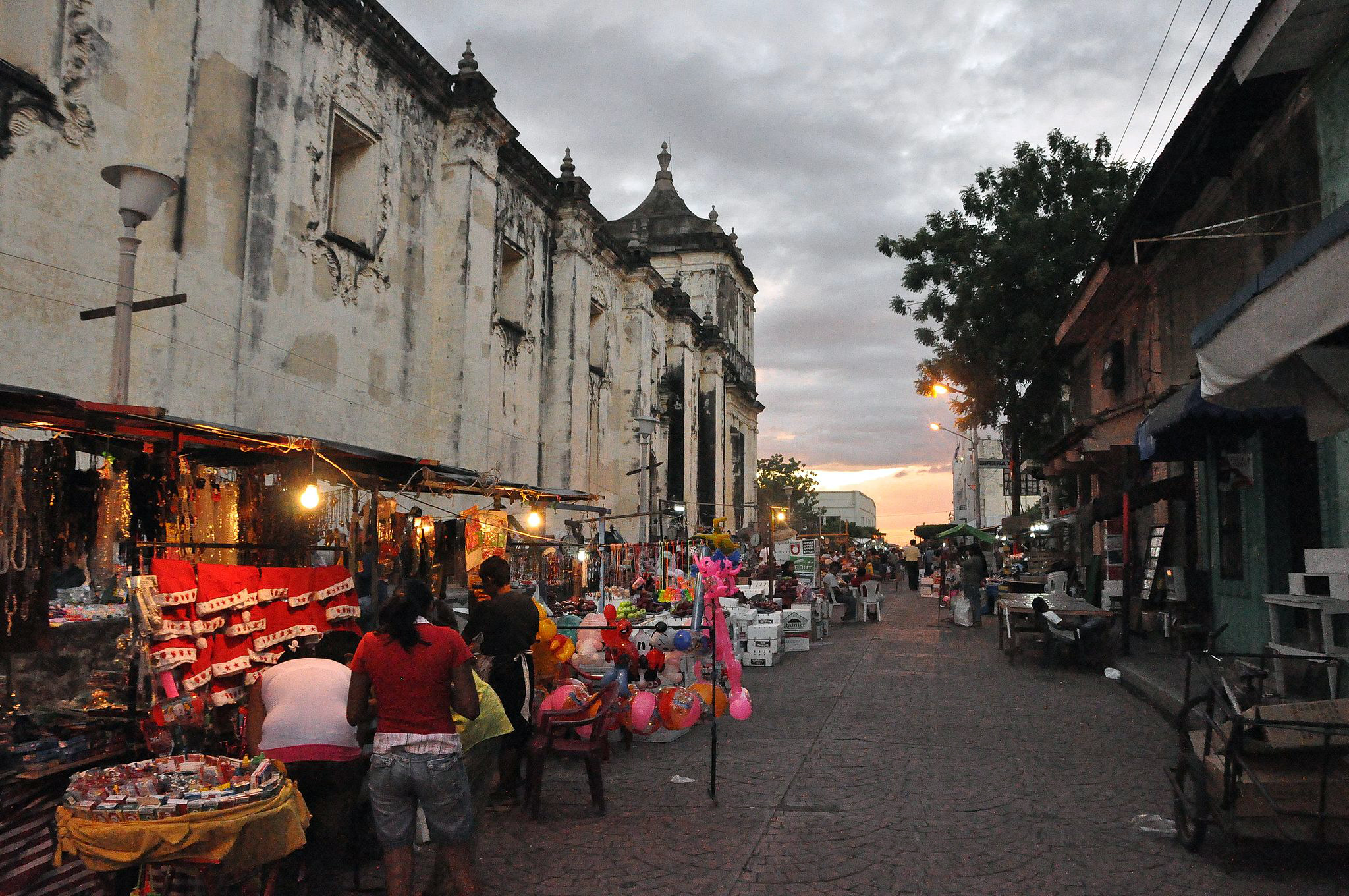 Tour of the ruins of the second-oldest city in Nicaragua – Leon