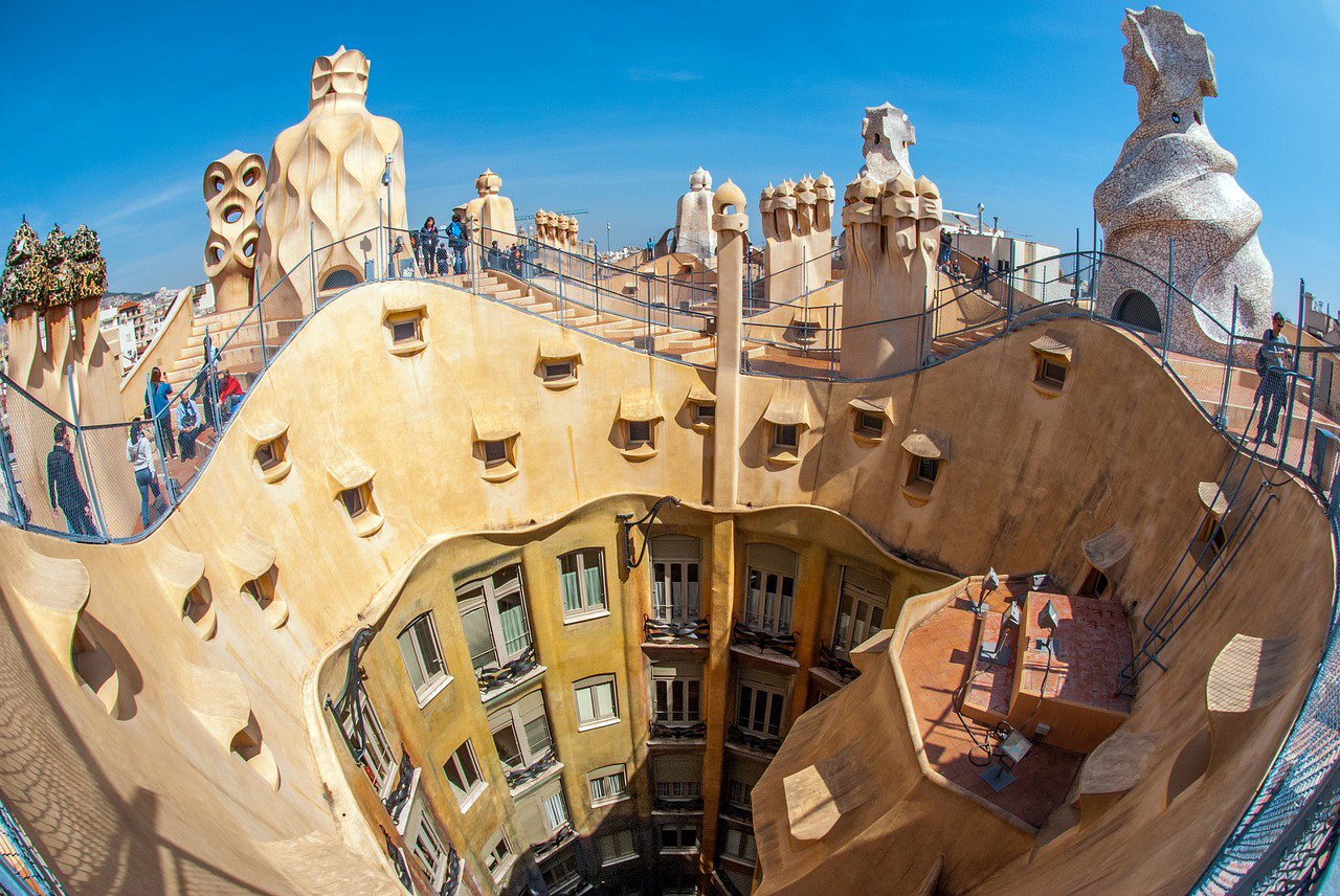 Experience culture, sport, shopping and nightlife – Barcelona